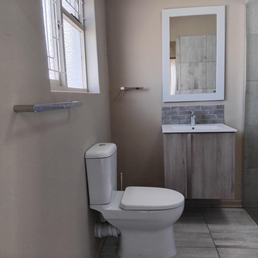 To Let 1 Bedroom Property for Rent in Protea Heights Western Cape
